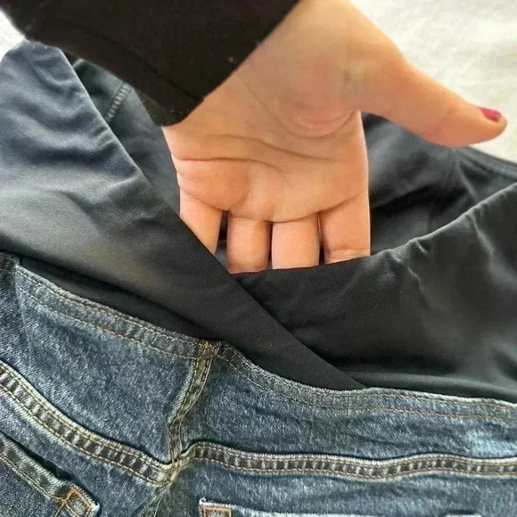 Isabel Maternity Shorts - Picture 3 of 8